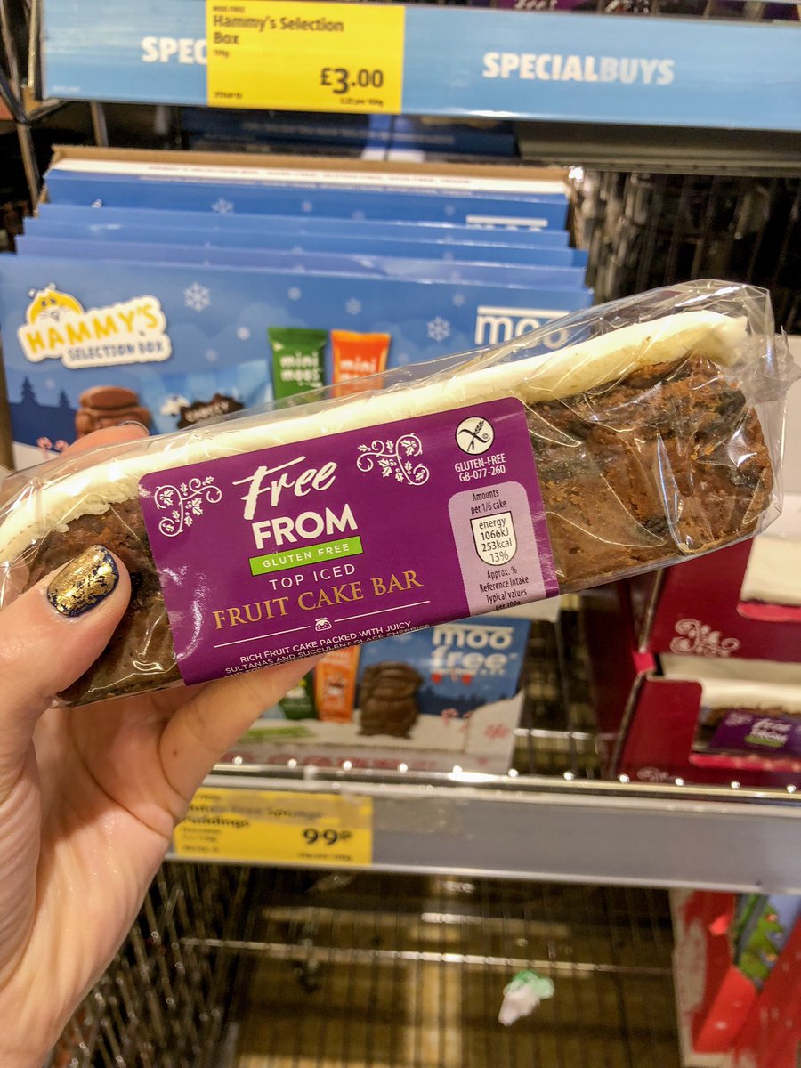 beckyexcell's tweet photo. So @AldiUK have got some gluten free Christmas products. The mince pies are only £1.35 and the chocolate puddings are 99p 

Bargain? I think so 💃🏻 https://t.co/YEJiAqzroF