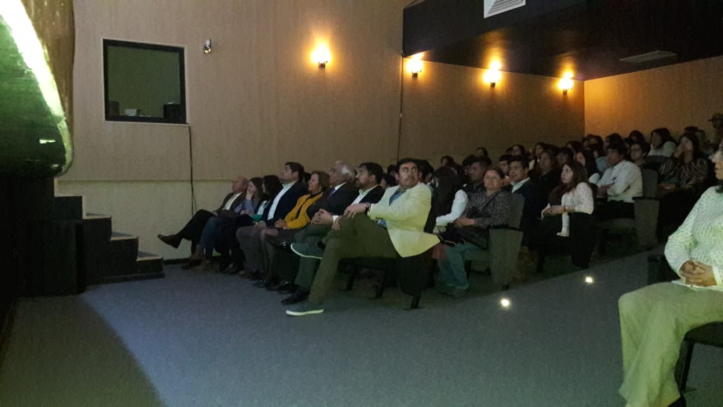 DeproeNuble's tweet photo. Entrega de Beca Curso de Conducir 4° Medio 2018.
DAEM Bulnes, pensando en el futuro de los alumnos hace entrega de está Beca una iniciativa y herramienta más para ingresar al mundo laboral. #ChileLoHacemosTodos https://t.co/FboQmRnvkk