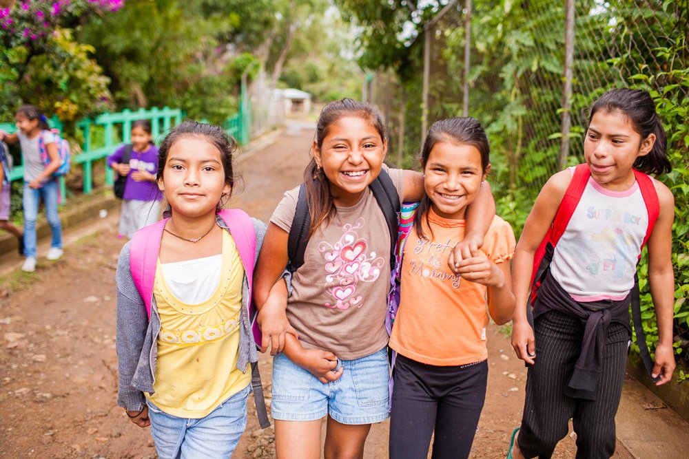 Fabretto's tweet photo. This is how happy #children are when they go to #school. #Education is a right - let's help more children! https://t.co/wPsOHo6u3x