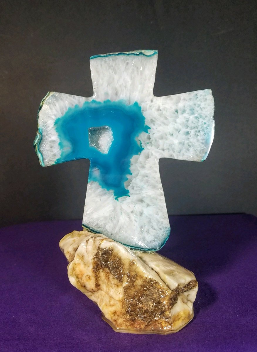 RockSolidCross's tweet photo. We have completely updated our online inventory. All brand new crosses at affordable prices. Check them out and grab your favorite while you can at https://t.co/ymQAZkxlEC. Thank you and God bless!! 🙏 https://t.co/KQg4lxJA1e
