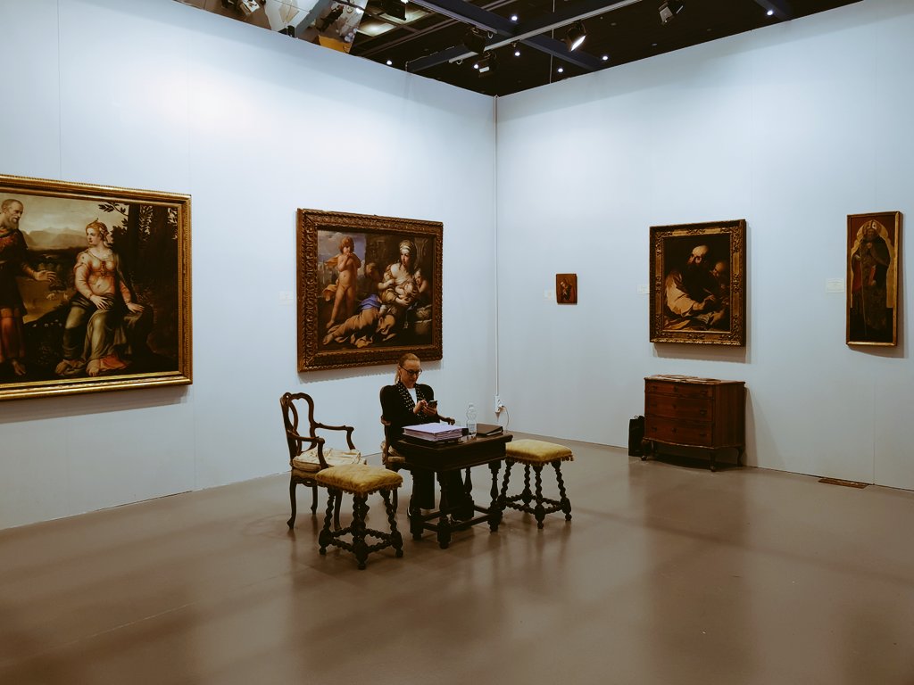 artribune's tweet photo. Eccoci a fare un altro giro alla fiera @Flashback_TO. Ci siete passati? Che ne pensate? #turinartweek #flashbackfair #allartiscontemporary https://t.co/zNjHcCe255