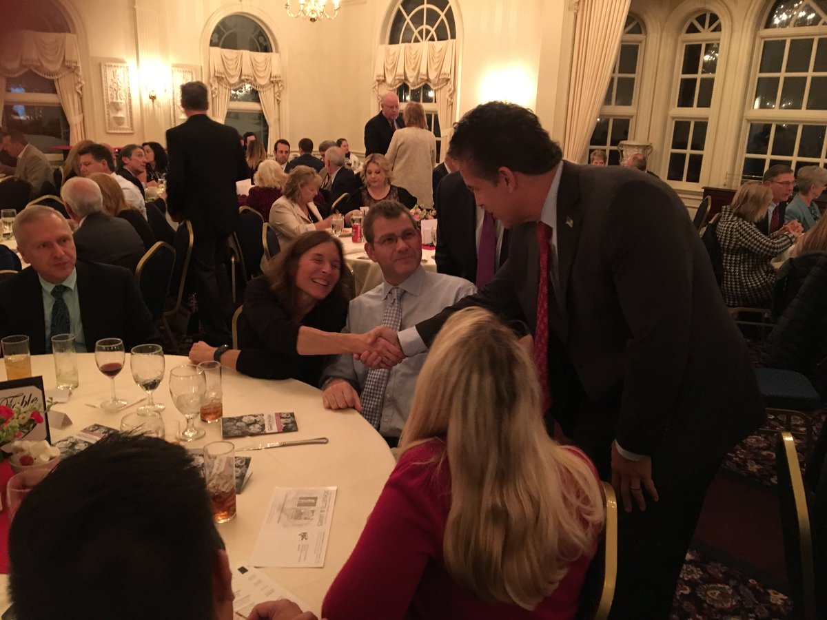 ElectMikeBishop's tweet photo. Proud to join hundreds of supporters of the Right to Life at last night’s sold out Oakland Twp dinner. https://t.co/8cg34AJzm0