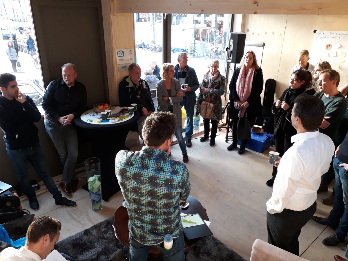 Aan de hand van stellingen gaan bewoners van Stad en Ommeland met elkaar in gesprek over leefbaarheid. #discussie #stadenommeland #leefbaarheid #letsgro #grotogether #rhdhv #groningen