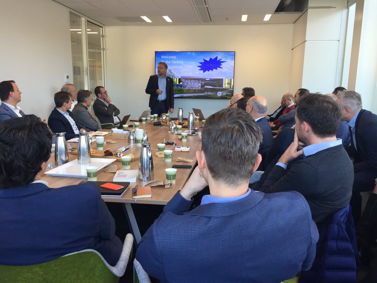 Vandaag vond het Smart Industry Fieldlab Coördinatorenoverleg plaats op de Brainport Industries Campus in Eindhoven. Naast het delen van ervaringen en successen vertelde managing director van Brainport Industries <a href="/JohnBlankendaal/">John Blankendaal</a> meer over het pand en gaf een rondleiding.