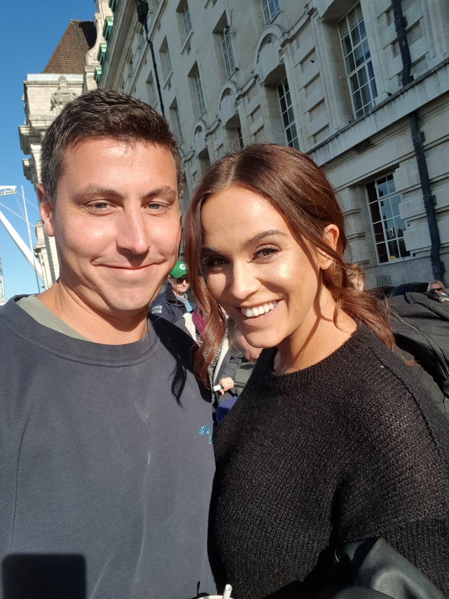 Lovely to meet <a href="/VickyPattison/">Vicky Pattison</a> today, what a nice women! Thanks for the selfie and glad you found your friends. 😊
