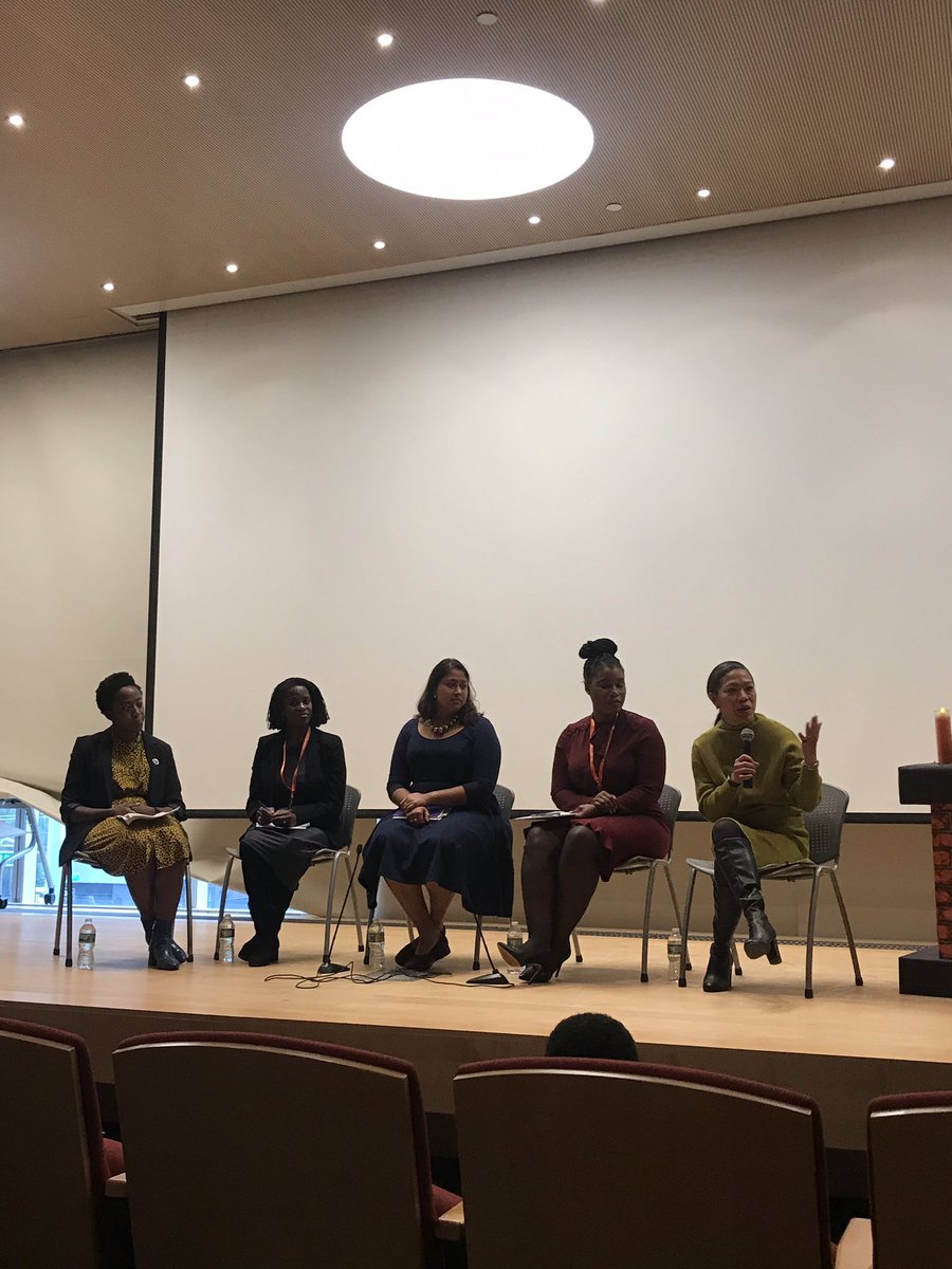 Seeing an all WOC panel as the opening keynote for #hindsight2018 makes me feel al types of ways 💕