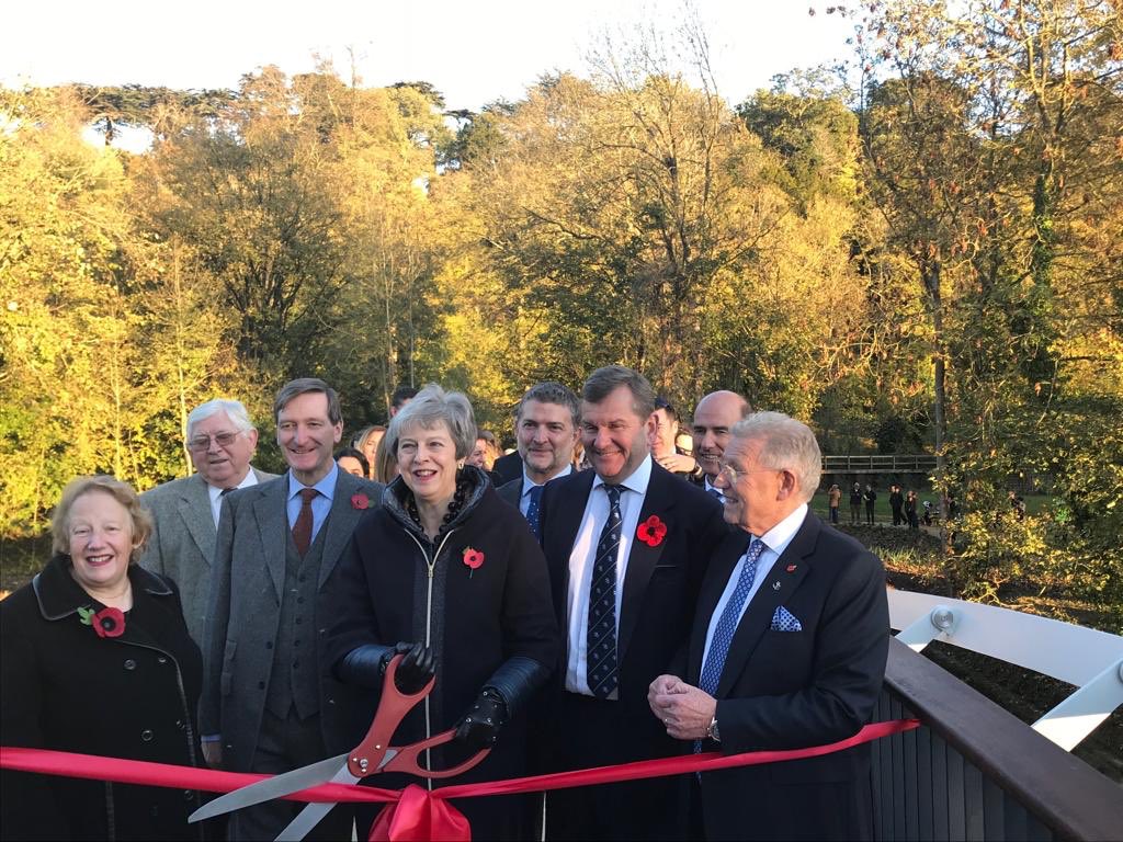 Wonderful opening of gorgeous @BerkeleyGroupUK footbridge linking @RBWM and @SouthBucksDC @buckscc. @theresa_may of @MCA_Tories and Dominic Grieve MP of @BeaconsfieldCCA. Linking our two communities in #MaidenheadRiverside and #TaplowRiverside #Maidenhead @MaidenheadRegen