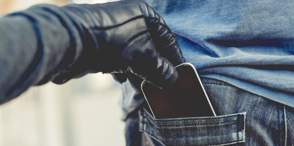 Asurion's tweet photo. Bad news, guys: you're more likely to lose your phone or have it stolen than a woman. Keep your sensitive information out of the wrong hands with these helpful security tips: https://t.co/Lctqlqx61S #protection #security #phone https://t.co/RNeyeFqLg9