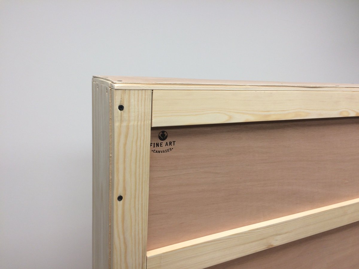 Alongside our canvases, we can also supply you with a reusable crate to transport your artwork safely. Perfect for ensuring that an important  commission arrives in one piece! Contact support@fineartcanvases.co.uk or 01271 862844
#fineartcanvases #bespokecanvases #artworkcrate