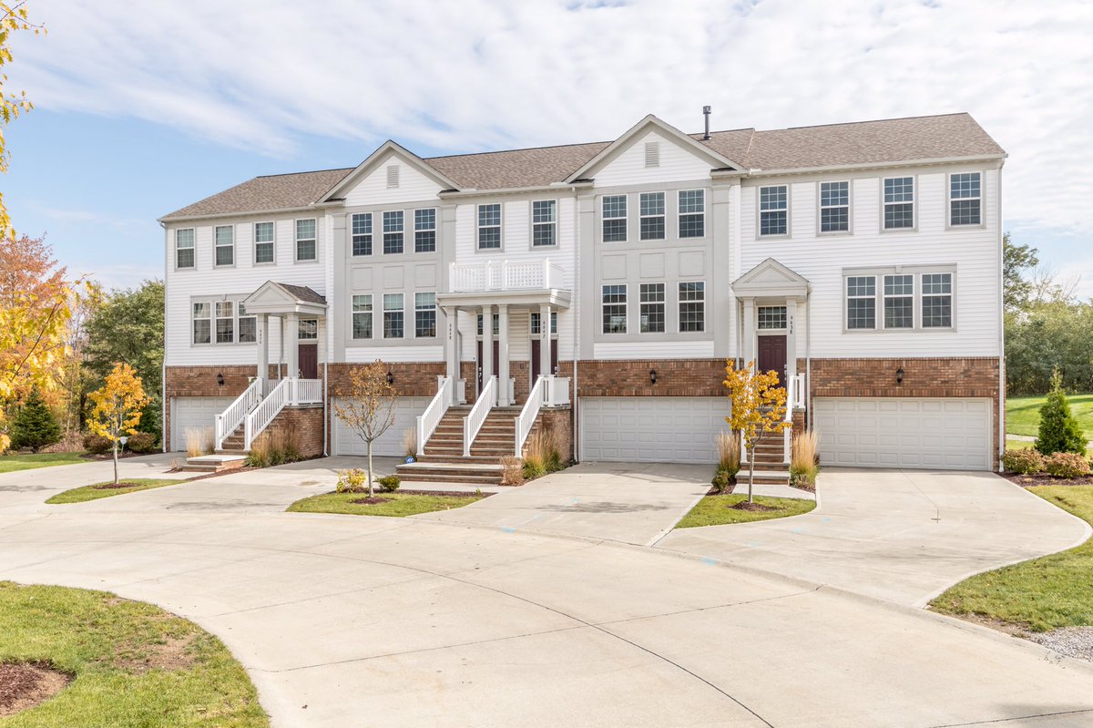picturemehomeOH's tweet photo. Move in ready, barely lived in, townhome in @city_of_pepper_pike Just hit the market! #pepperpike #realestate #Townhome #easyliving #youngprofessionals #allprofessionals #location #moveinready #basicallynewconstruction #photography #realestatephotography https://t.co/W52MbFfPgt