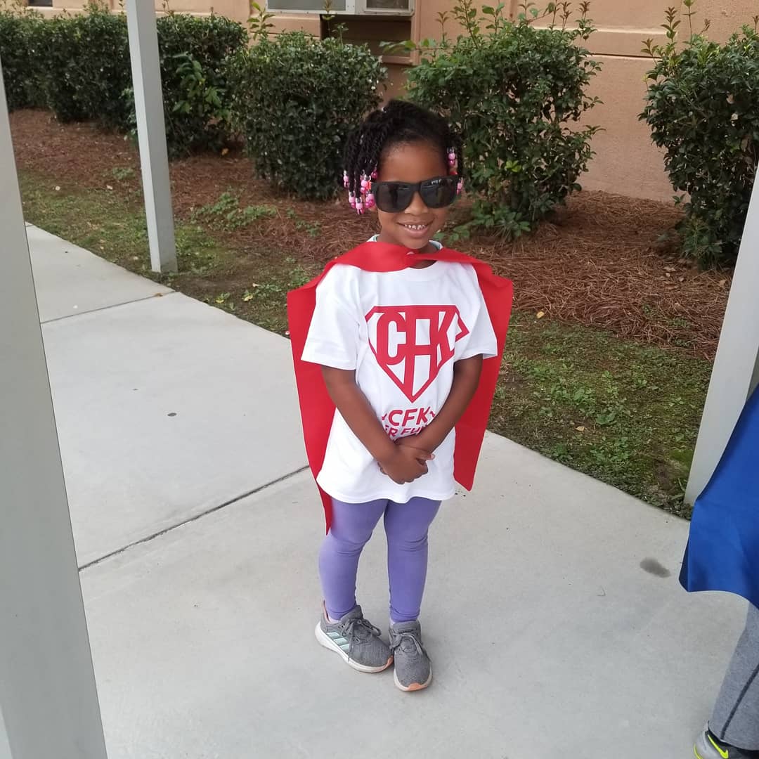 sadejames's tweet image. Volunteering at Chris and Chloe's school Color Run! 🙃 Love the kiddos.😊 #CFK #ColorRun2018 #VolunteerMom