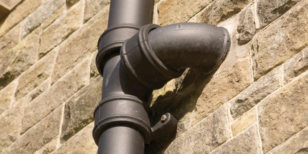 BMDrainage's tweet photo. Consider using our Cascade Push-fit #SoilPipe &amp; Fittings for your next #drainage project. Available in a 110mm diameter fit &amp; in 7 #heritage colours to complement the Cascade cast iron style rainwater gutter system. Discover the range here: #BrettMartin https://t.co/NHpgb3qMkL https://t.co/bO9rAOL67y