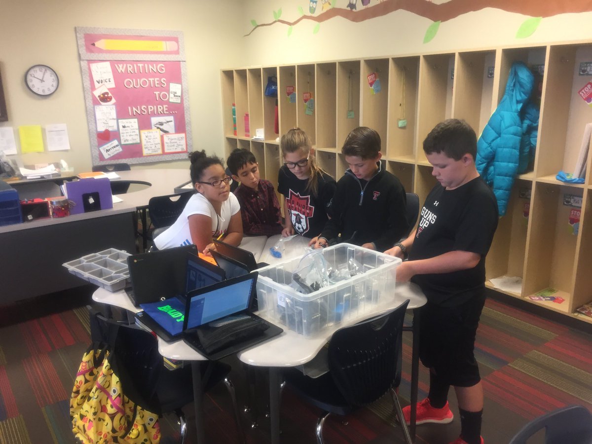 PrincipalBooe's tweet photo. Students succeeding in creating pendulums and discovering more about potential and kinetic energy with “Project Lead the Way” in 4th grade! @LubbockISD @MillerOwls https://t.co/PNkc4G6gpG