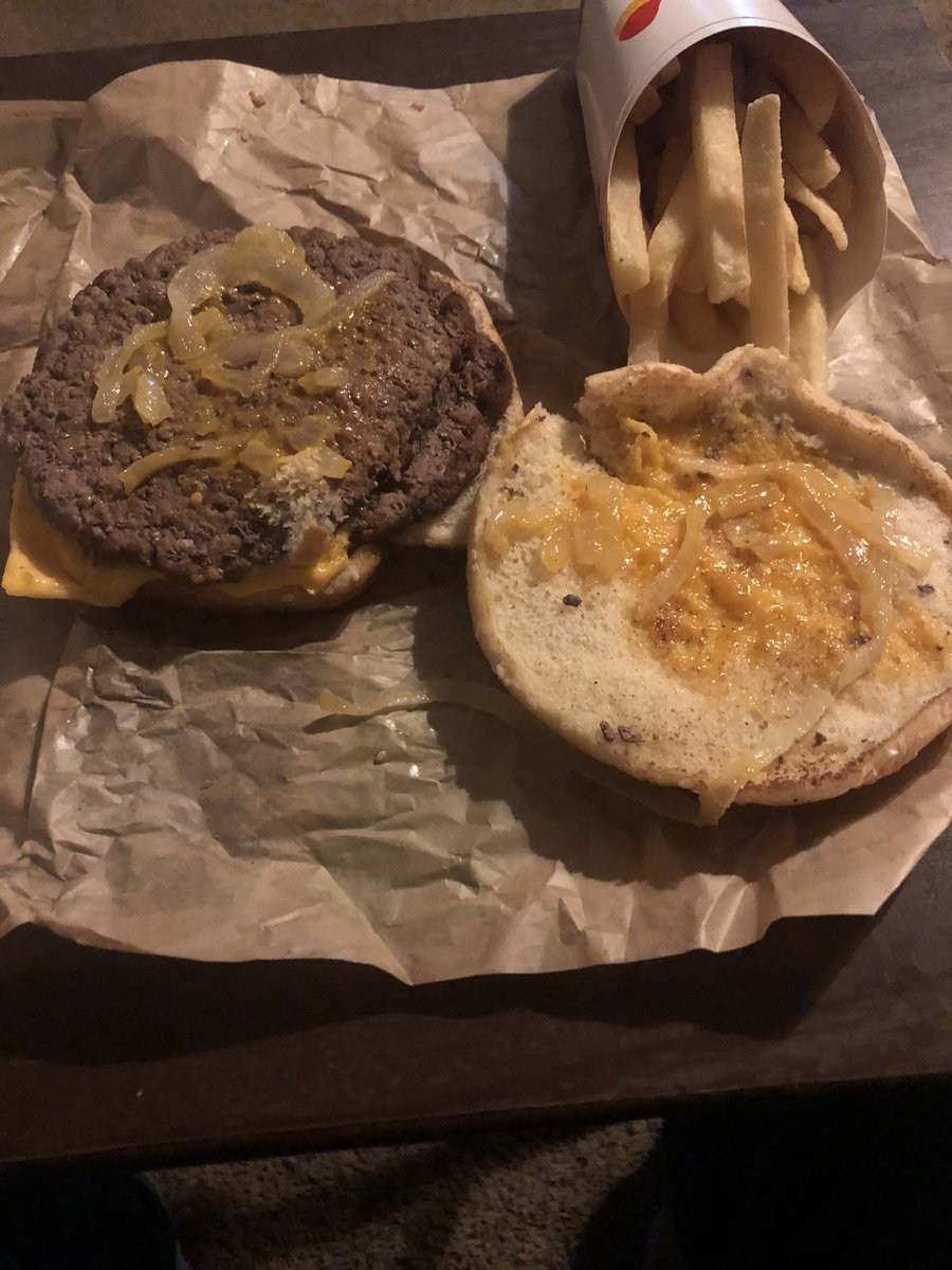 Coach_Faircloth's tweet photo. Your vision of the Philly Cheese King versus the actual Philly Cheese King I got last night from my hometown BK. 
The store didn’t even answer the phone when I called. @BurgerKing #BK https://t.co/LSgnZv0ZqF
