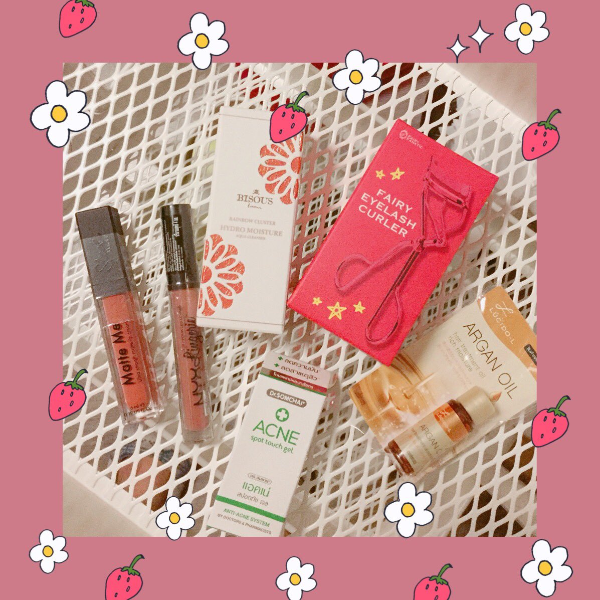 HawaiiKori's tweet photo. 🌼แจกจ้าาาา 🌼เอาไปคนเดียวหมดนี่เลย แทนคำขอโทษที่ห่างหายไปนาน สัญญาจะขยันรีวิวสม่ำเสมอ ❤️❤️❤️
กติกา Follow+RT เหมือนเดิมเนาะ 
👉🏻ยังไงริมีช่องทางInstagram kori_chiarawan,hawaii_kori ด้วยน้าติดตามรีวิวทางStoryได้เหมือนกันจ้า
#ไว้รีวิวห้ามขายของโว้ย #แจกของ #ไว้รีวิวห้ามขายของโว้ยย https://t.co/X8iTIoTJ0R