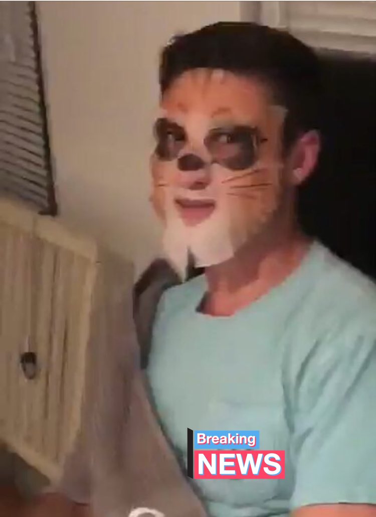 theuglyolympics's tweet photo. Catwoman on the prowl #bigyikes https://t.co/mYsoY7DGHE