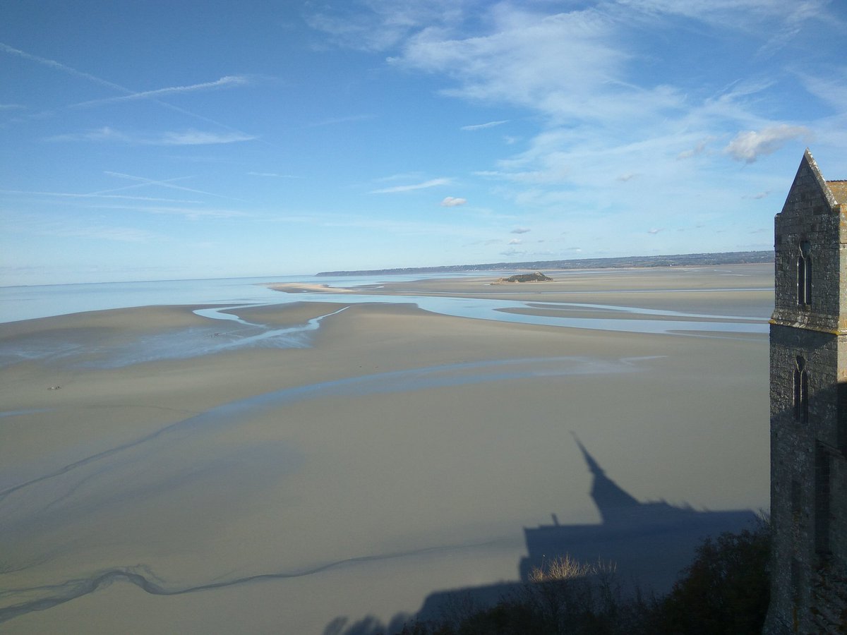 FabiusCameli's tweet photo. 'There is a tide in the affairs of men.
Which, taken at the flood, leads on to fortune' (Julius Caesar) #Shakespeare #MontSaintMichele #tide #Normandy https://t.co/7r4ChHOwXS