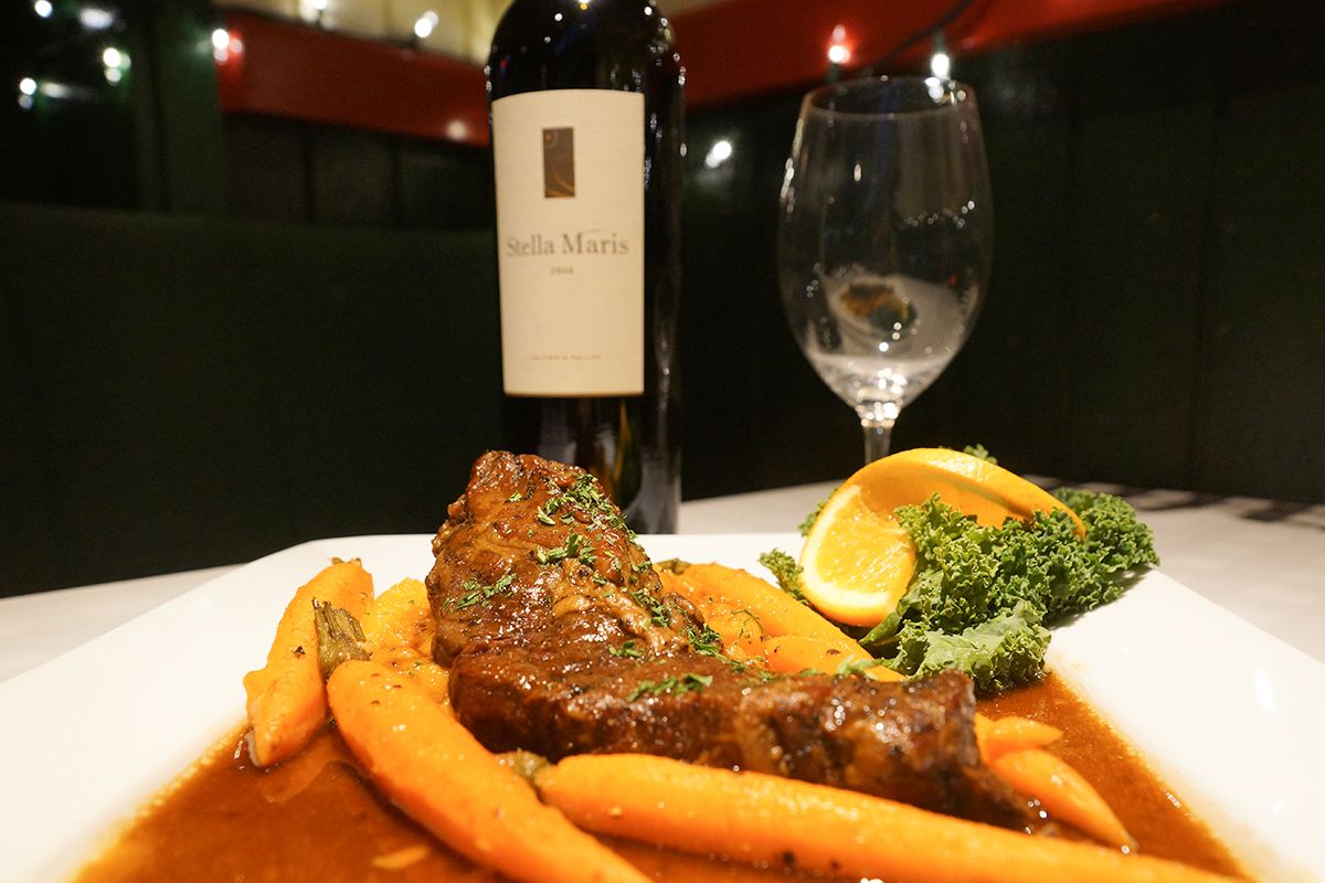 Our feature this weekend is a tender Braised Short Rib!
Served with mashed butternut squash &amp; butter roasted carrots
You will want to have it every time!