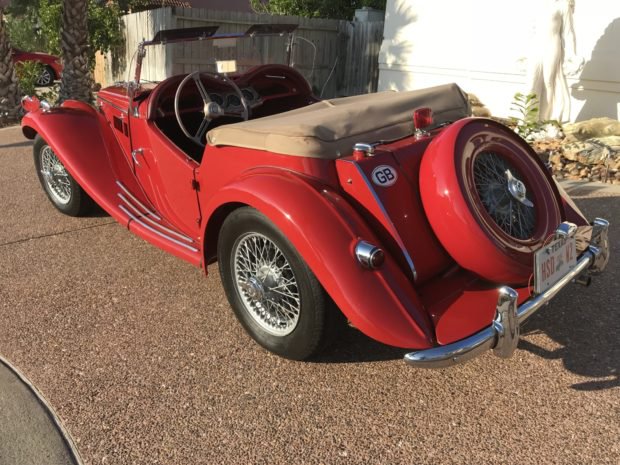 Customs_Classic's tweet image. BaT Auction: 1954 MG TF This 1954 MG TF is finished in red over red and powered by a 1,250cc inline-four paired with a 4-speed manual transmission. bit.ly/2xDzJPN