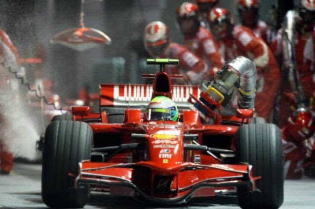 gamonapoli's tweet photo. @FormulaHumor Aldilà di tutto quando rivivi il #Brazil08Flashback,  quello immediatamente dopo è questo... https://t.co/9M8ajkiXLf