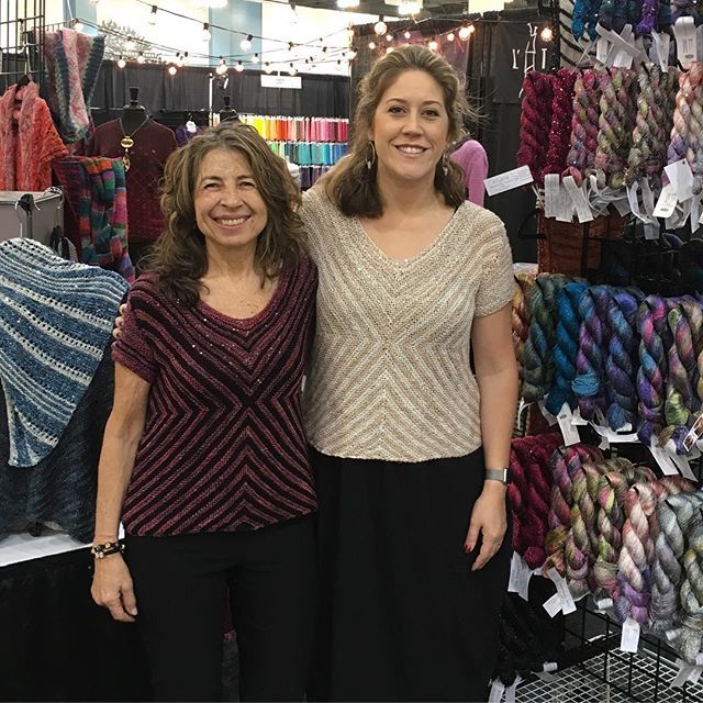 Artyarns's tweet image. At #stitchessocal at the @knitlatelier booth323 with Theresa wearing the #fourtrianglestopkal .
.
.
.
#Knitting #instaknit #loveknitting #knittinglove #knittingyarn #knittersofinstagram #knittingismyyoga #knitdesign #knittingpattern #knitstagram #knittinglove #knittingaddict…
