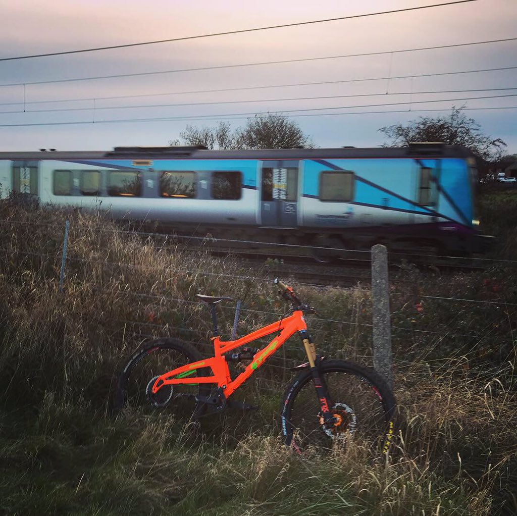 FilthyFlaps's tweet photo. After a really busy week with work, this is just what the doctor ordered! #mtb #friday #bike #orangebikes #filthyflaps #escape https://t.co/4nbp5Gnhr3