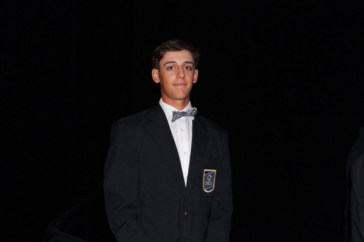 PinnacleDECA's tweet photo. @DECAInc Pinnacle DECA in our DECA Professional Attire @ the 2018 ICDC!
πΉπ·πΉπ·πΉ
#decamonth #decaicdc #icdc2018 #decainc #azdeca https://t.co/YZPhgALqDM