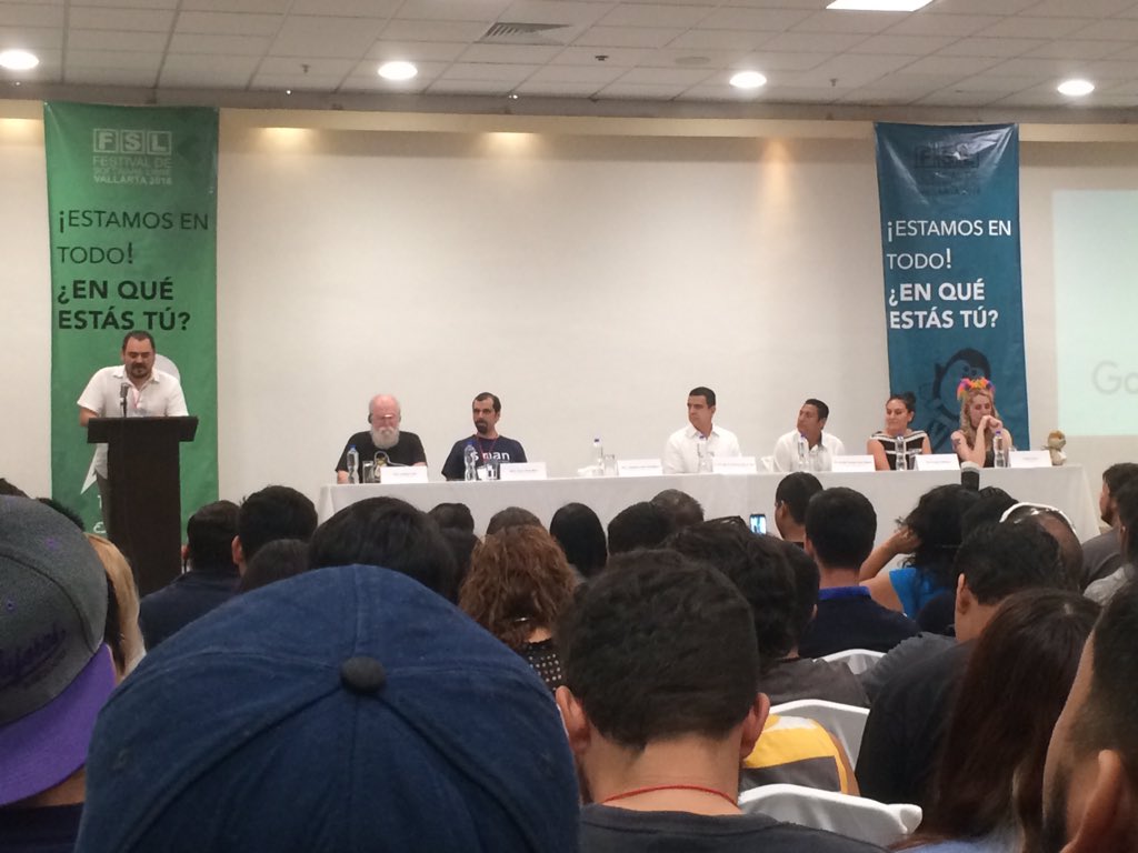 SoyelCoronado's tweet image. El maestro Alejandro López inaugurando el Festival de Software Libre #FSL2018