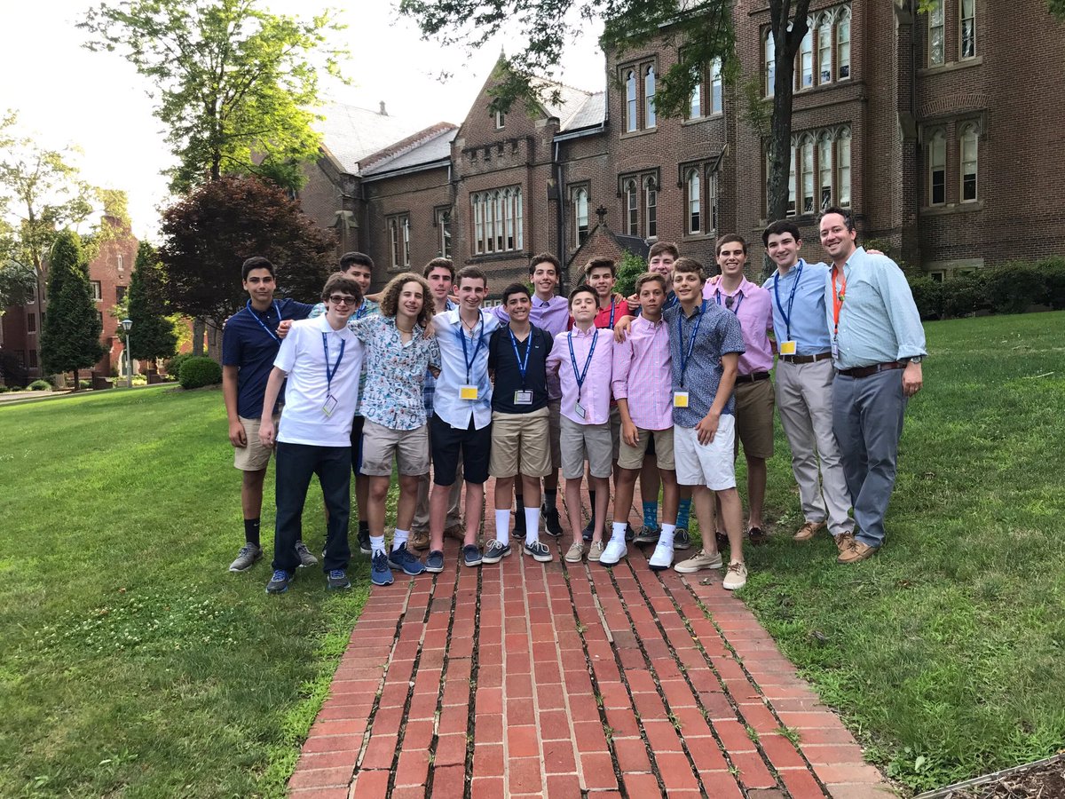 VACSopher's tweet image. Sign up for summer programs to have a fun summer and meet some great people!