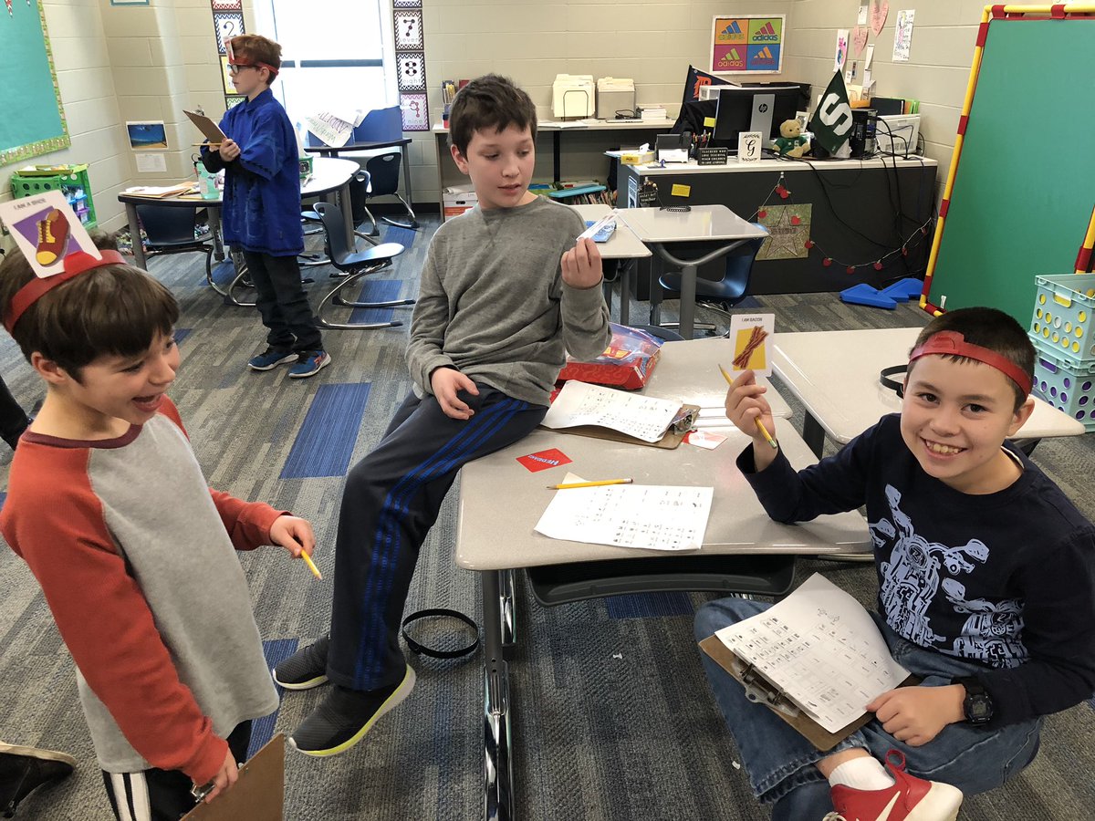 KatiebellSLP's tweet image. Using our heads (in more than one way!) to ask/answer questions and use #deductivereasoning skills! #pavetheway #govisual