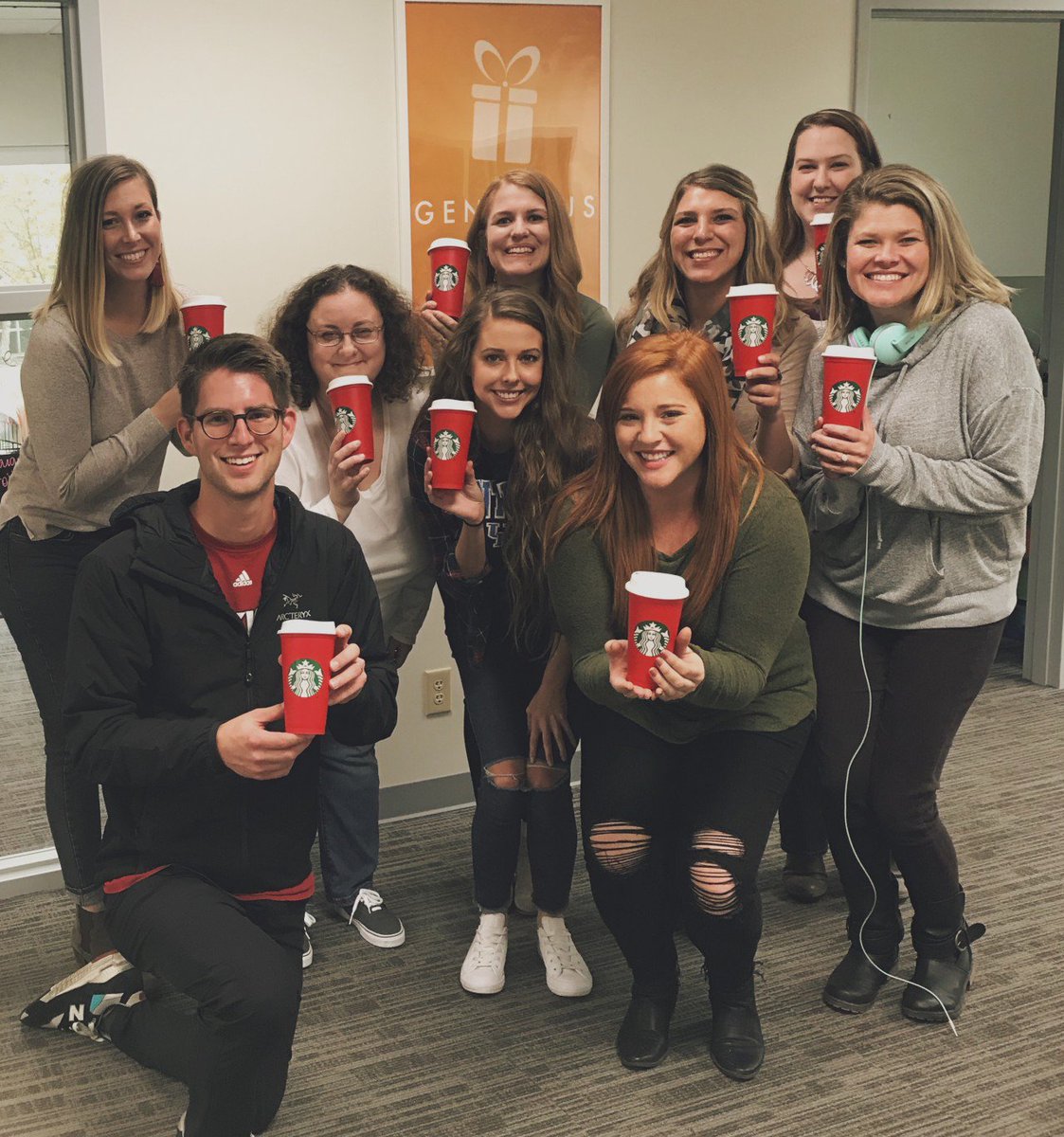 Capturites LOVE <a href="/starbucks/">Starbucks</a> and #redcup day ☕️❤️ #starbucks