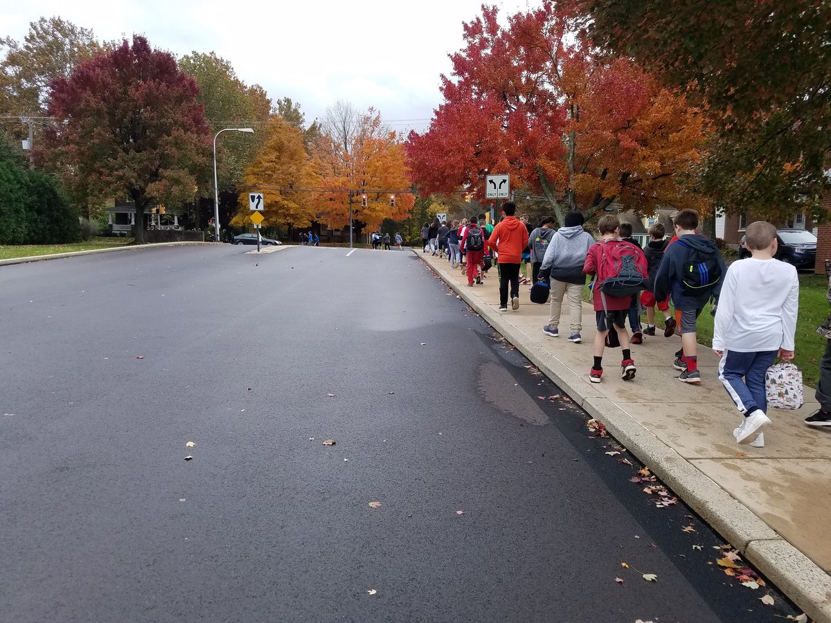 JenWevodau's tweet image. #ICTeamConquerors heading to the Boys and Girls Club to celebrate the end of MP1!! #ICTeamConquerors #ICRocks