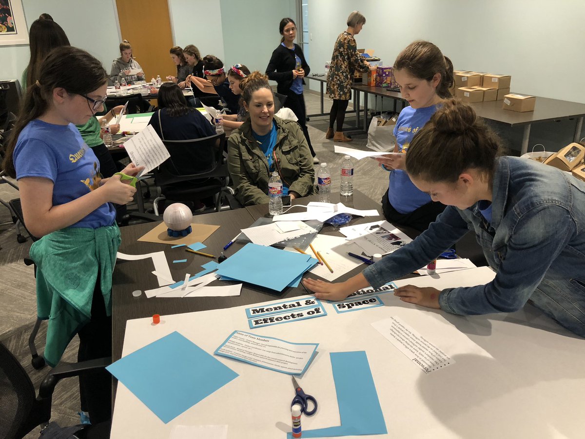 The Queens of STEM are prepping their trifold for tomorrow’s competition! #AnnProud #AISDFuture