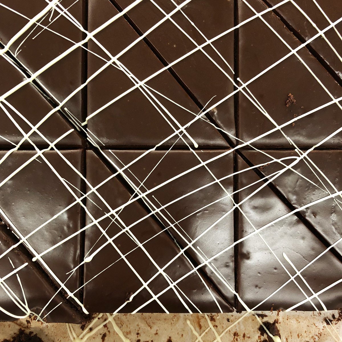 Mirror mirror on the wall, who’s the fairest of them all? 
.
.
#hamont #brownie #bakedinhamilton #ganache