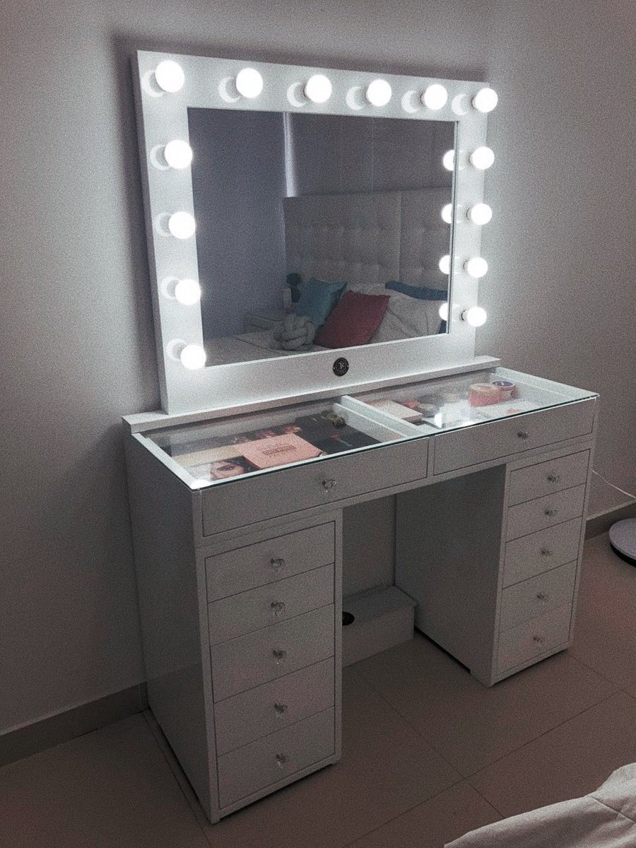 LaVictoriaMuebl's tweet photo. Entregado pedidos en @valledupar
#VitanyMirror #EspejoHollywood #EspejoDeVanidad #EspejoConLuces #EspejoDeMaquillaje #Mirror #Vanity #Tocador #Tocadores #TocadorDeMaquillaje https://t.co/5REZmIhRuY
