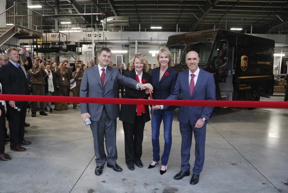 Today, as part of the #UPS $500M investment in Canada, we unveiled a new facility in Kanata, Ont. to help meet increased demand in the Ottawa area. Thank you @USAmbCanada, @karenmccrimmon + @EKamarianakis for joining us + for your support as we continue to grow + serve in Canada.