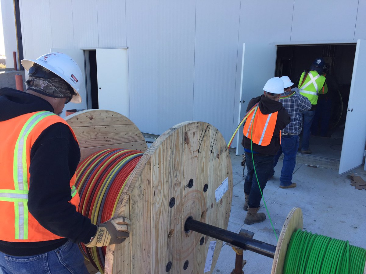 N5REL's tweet image. Triple E Electric pulling in some #SimPull THHN provided by #Southwire and @ElliottElectric on a jobsite in Sulphur Springs, TX