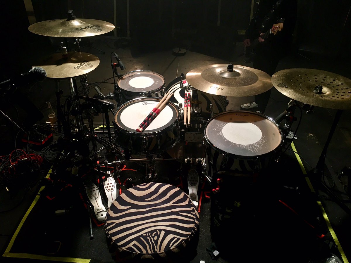 RobinGuy's tweet photo. Screw the #officeShot, here’s my #TANK..!
;o) https://t.co/sH9J9I6wcJ