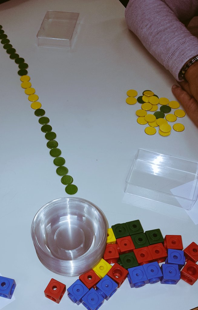 frederique1875's tweet image. #csunplugged #débranché 
#pixelparavent #grue @EtatdeVaud @JaccardNathalie @Cyril_Muser @manu_page @Bug_Jul @micoy @dphroy #villeneuve
Belles journées, bonnes humeurs! 
Form&apos;actions 
Tests matériels