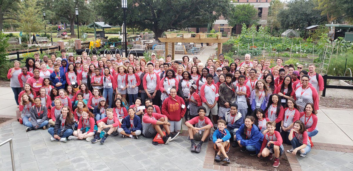 LisaRHoffman's tweet photo. Want to feel REALLY good about our future? Check out this photo. Youth and adult volunteers from @YVolunteerCorps giving the gift of service today @MUSCUrbanFarm in #Charleston. They’re in town for YVC’s annual volunteer summit and are having a blast! #YVCSummit https://t.co/ElpqpdWCs1
