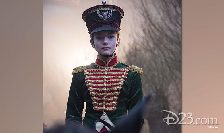 New still of <a href="/mackenziefoy/">Mackenzie Foy</a> in Clara's soldier uniform thanks to <a href="/DisneyD23/">Disney D23</a>!
d23.com/costumes-from-…