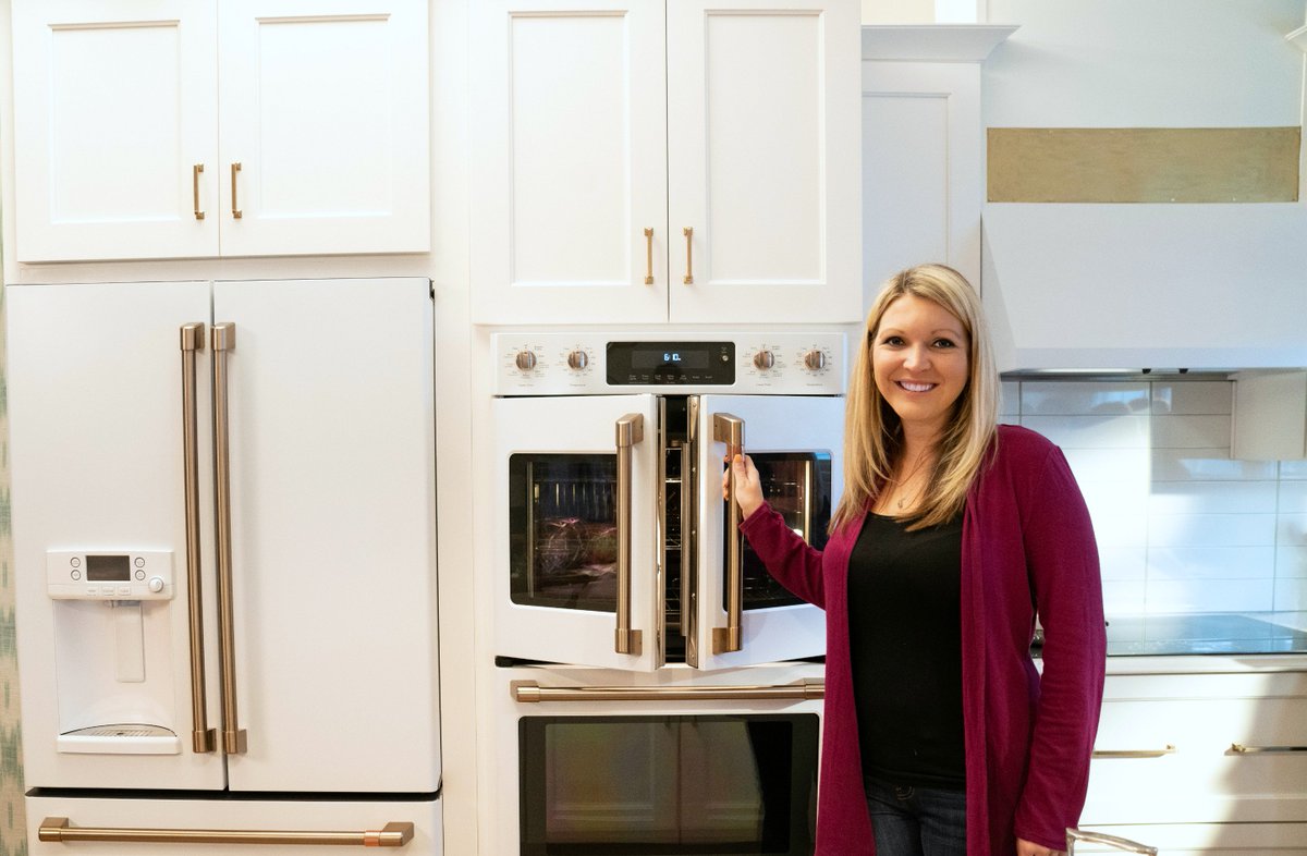 liveluvtx's tweet image. Spark creativity in the kitchen with @cafeappliances! Learn more about how style and tech meet here: bit.ly/cafematte 

Buy Cafe Matte appliances from @BestBuy here: bby.me/97h7s #distinctbydesign #ad