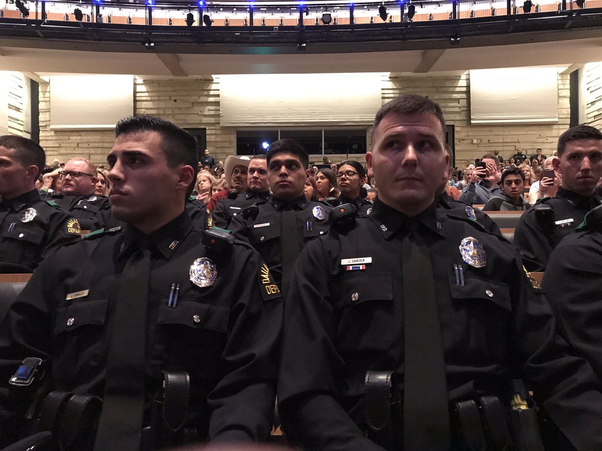 DallasPD's tweet photo. Congratulations to the newest officers of the Dallas Police Department, Class 360! #DPD #Officers #Rookies #Graduation #Congratulations https://t.co/TvflM7iavZ