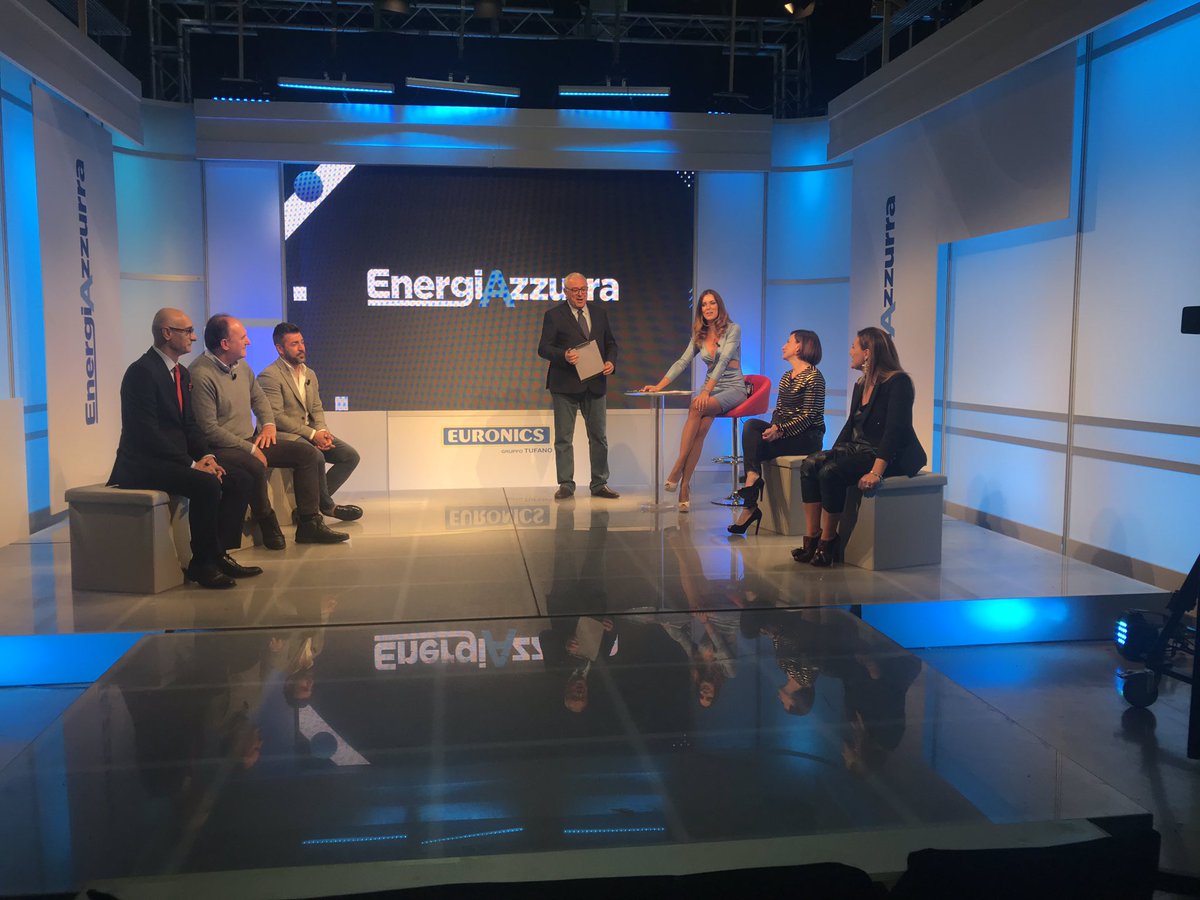 Energia azzurra in diretta e Livestreaming conduce <a href="/calisesalvatore/">Salvatore Calise</a> <a href="/MartaKrevsun/">Marta Krevsun</a> #francescomontervino <a href="/MarcoLanzuise/">Marco Lanzuise</a> @madeinsud_rai #sexandsud #carlomorelli #florianademartino #luisaesposito