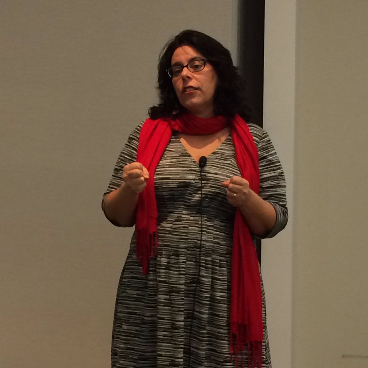 FisherDachs's tweet photo. @samanthastone leads a conversation about the 4 guiding tenets of #AI — 1. Be Transparent; 2. Address Bias; 2. Empower People to Make Decisions; &amp; 4. Find Ways for Humans &amp; Machines to Interact. The question is not IF or WHEN but HOW — you’re already using #AI. #TME18 https://t.co/vNW2zNUt7L
