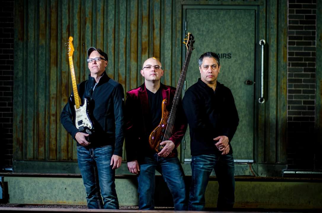 Happy Friday! Get to Motif for a well deserved cocktail and some live music 🎶 We have a trio of Grammy nominated jazz fusion artists ready to hit the Motif stage at 8pm | RSVP @ MotifJazzCafe.com
.
.
.
#coloradosprings #colorado #downtowncos #motifjazzcafe #motif #jazz