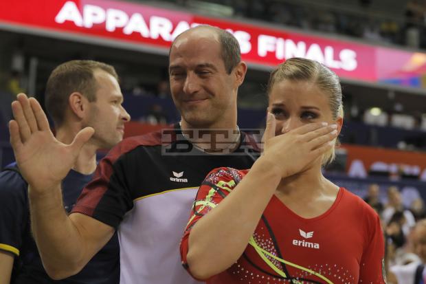 ActusGym's tweet photo. Mais à côté de ça, Elisabeth Seitz, spécialiste aux barres depuis toujours, vient de gagner sa première médaille mondiale, à 25 ans ! Comme quoi, il ne faut jamais baisser les bras 💪 https://t.co/exkFARxlKT