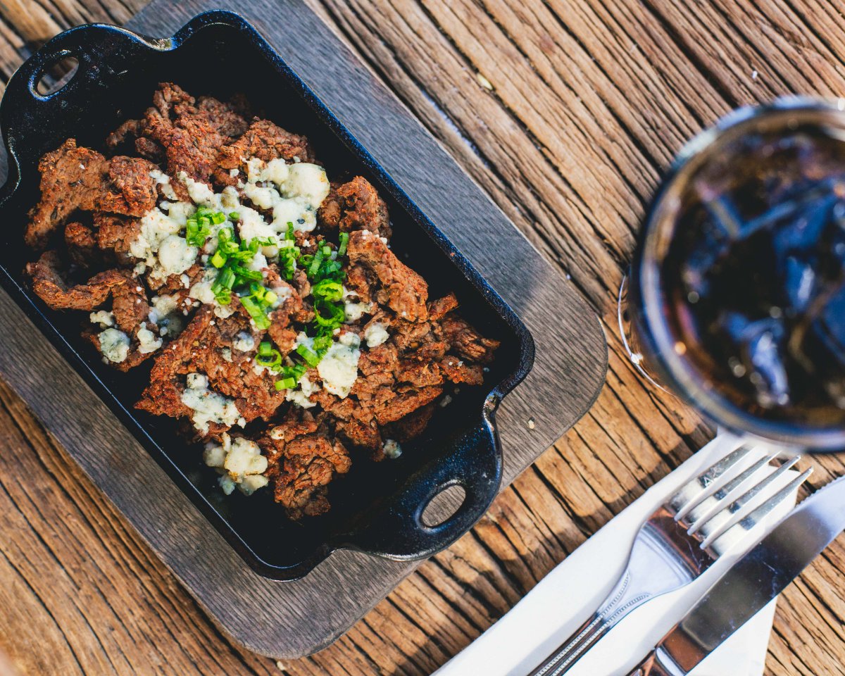 Not eating Whiskey's new menu would be a big miss-STEAK. 
$2.50 Bud light Draft, $3.50 Sierra Nevada Hazy Day IPA and $6 Red Bull Vodka on special. Live music by Jordan Middleton at 7 PM. 
 
#newmenu #steakbites #plazamidwood #cltfood #clteats #sliceofclt