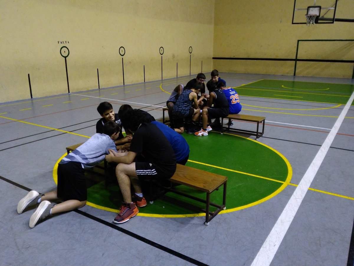 KepaLuengo's tweet photo. Para seguir creciendo también es necesario realizar otras labores. Ésta semana hemos diseñado entre todos una sesión de entrenamiento.
La llevaremos a cabo la prox semana. @BSKBasauriSaski #OrgulloBasauri #MadeInBSK https://t.co/9uEHtPdcTW