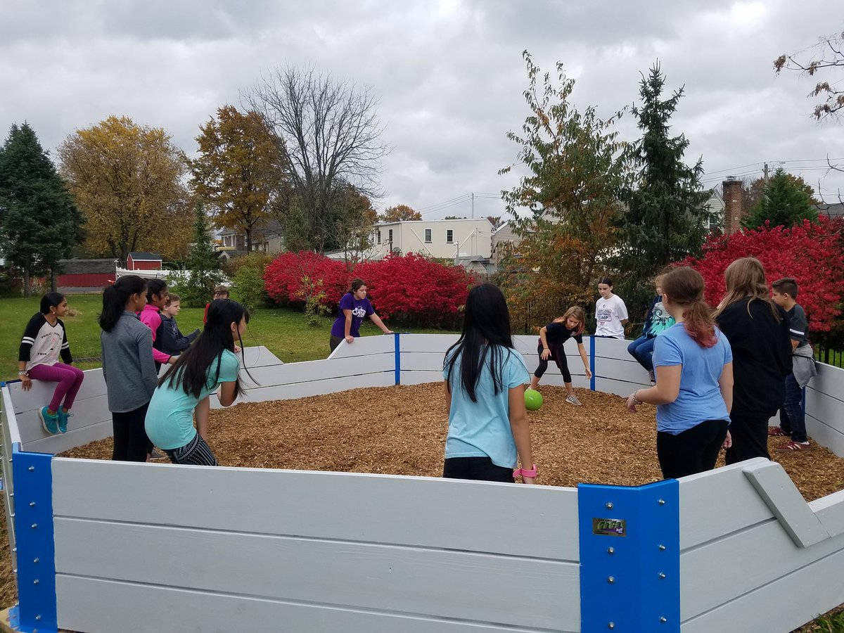 JenWevodau's tweet image. More from our trip to the Boys and Girls Club #ICTeamConquerors #ICRocks